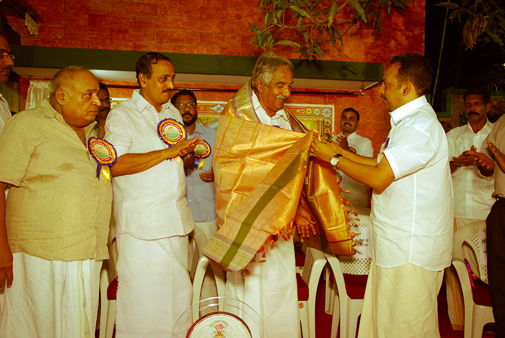 With former chief minister of Kerala
Sri. Oommen Chandy, Kozhikode MP M.K.
Raghavan and M.P.Virendrakumar.(late)